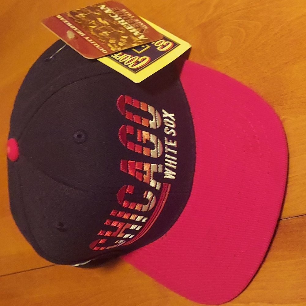 AMERICAN NEEDLE SNAPBACK HAT